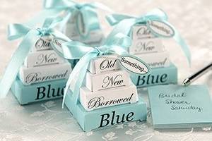 A clever little favor with traditionally sweet style. Stacks of 