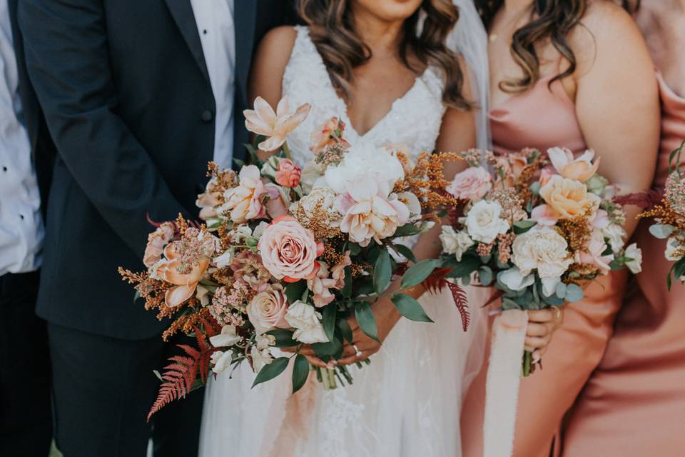 Bride and bridemaids bouquets