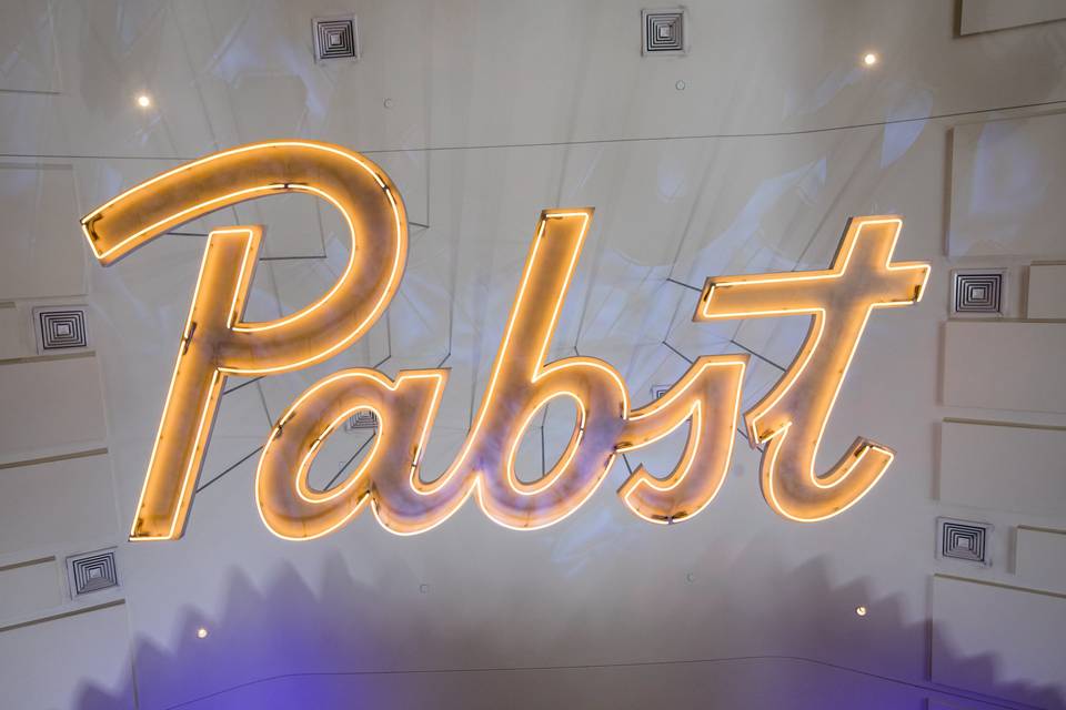 The Pabst daytime sign