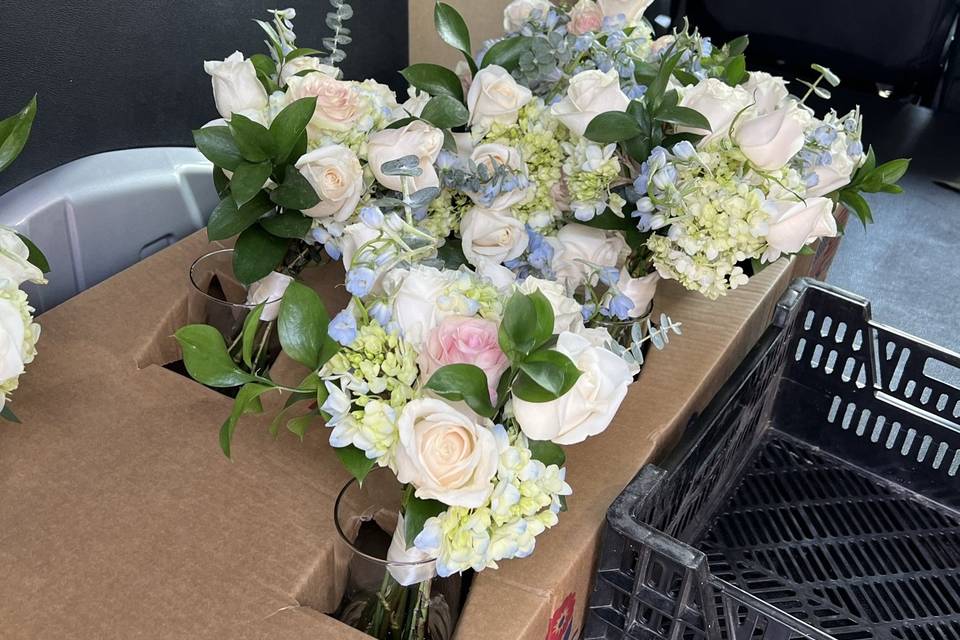 Bridal and bridemaid bouquets