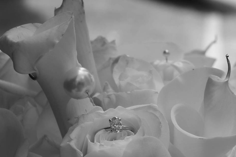 Wedding rings in bouquet