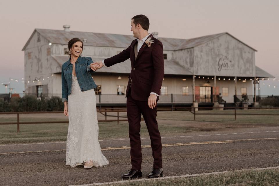 Couple in front of Gin