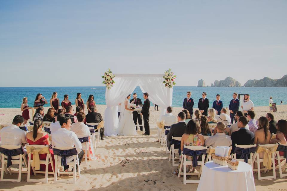 Beach wedding in Cabo, Mexico