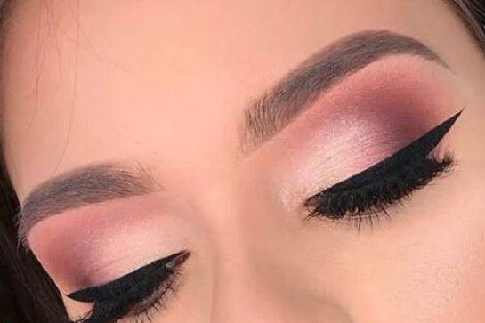 Eye makeup