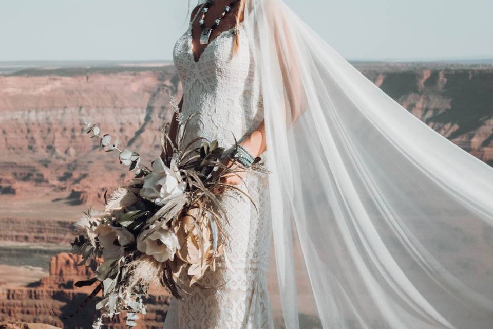 Elegant desert bride
