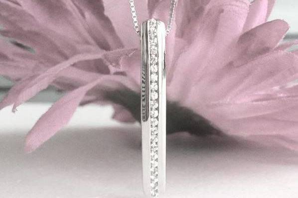 White sapphire bar necklace