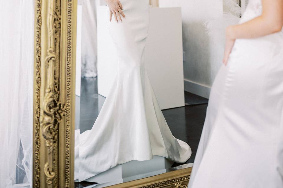 Isabel O'Neil Bridal