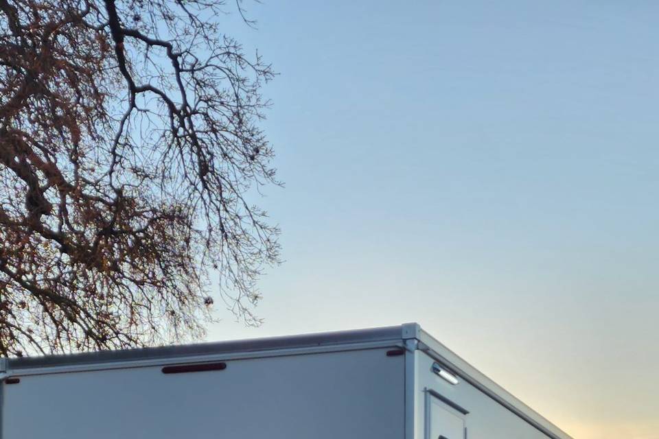 The Luxe Loo