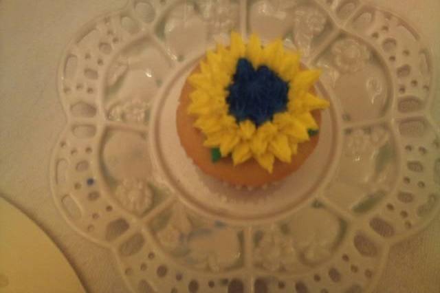 Mum decorated Almond Cupcake