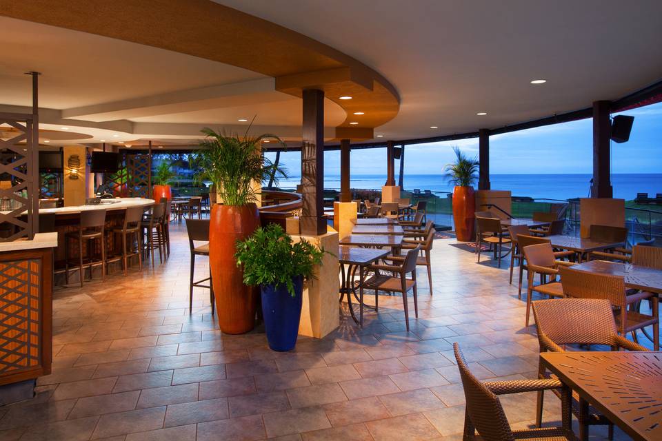 Lava's on Poipu Beach - Restaurant