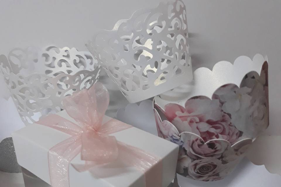 Favor box & cupcake wrapppers