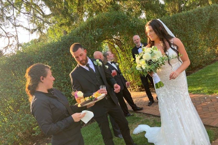 Bride & Groom Trying Apps