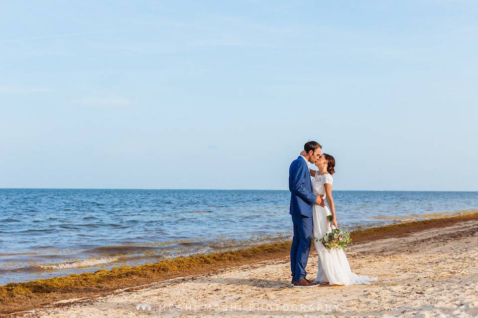 Waterside kiss