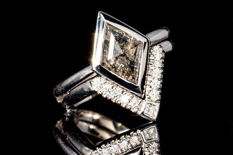 Salt & pepper diamond