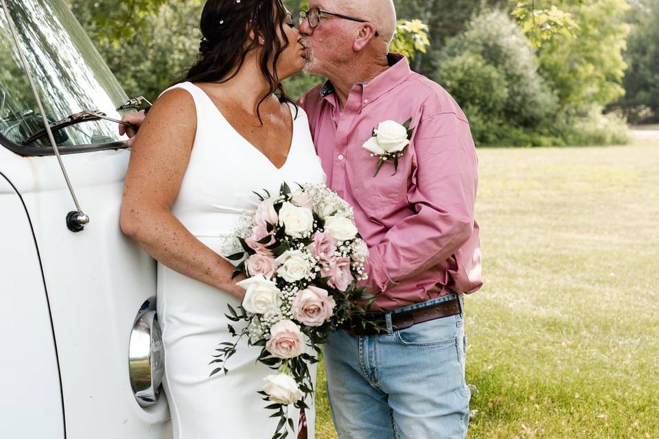 Cute VW wedding shot