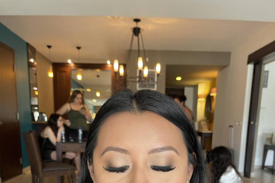 Soft glam MU for bridesmaid