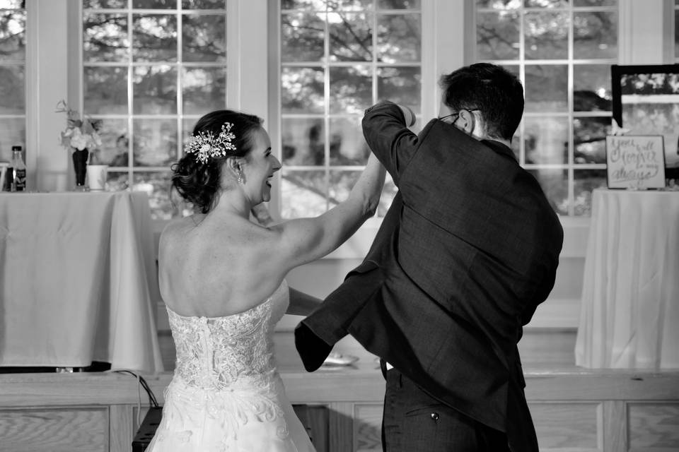 Natalie and Ben first dance