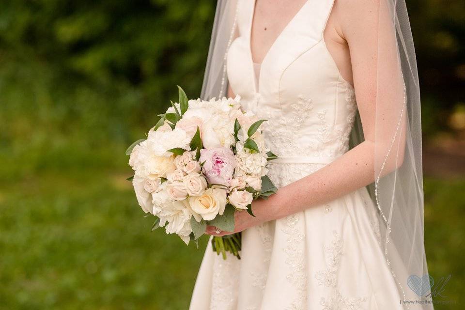 Modern & Chic Bridal Bouquet