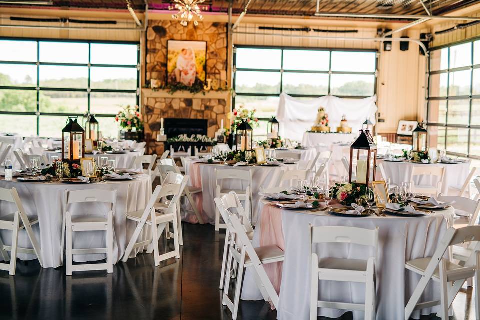 Reception hall w/ round tables