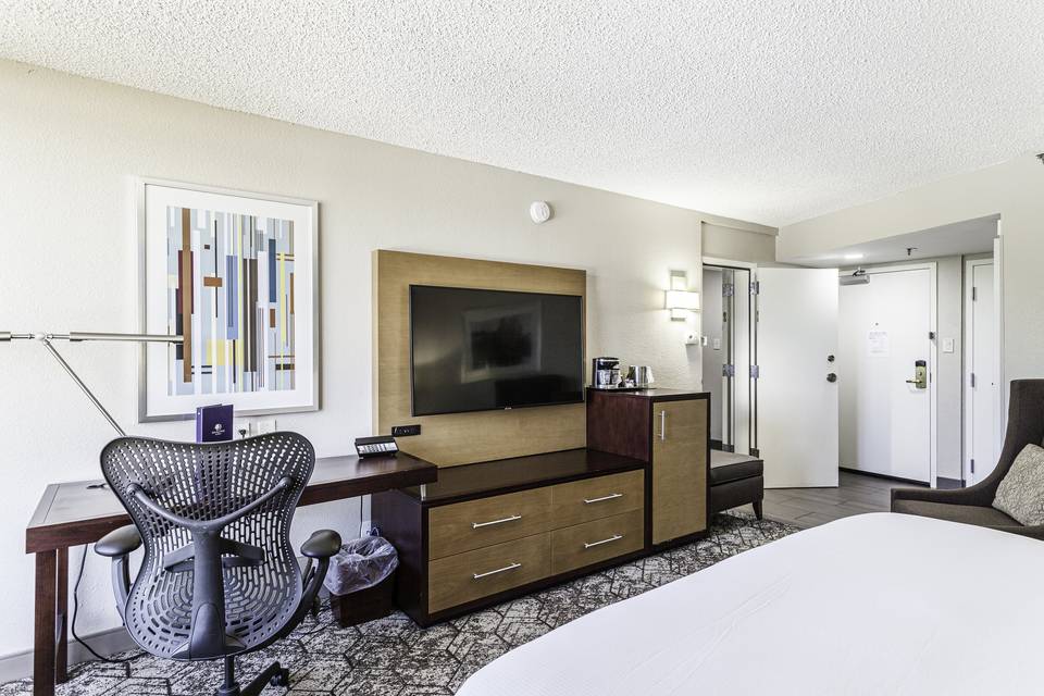 King Parlor Suite