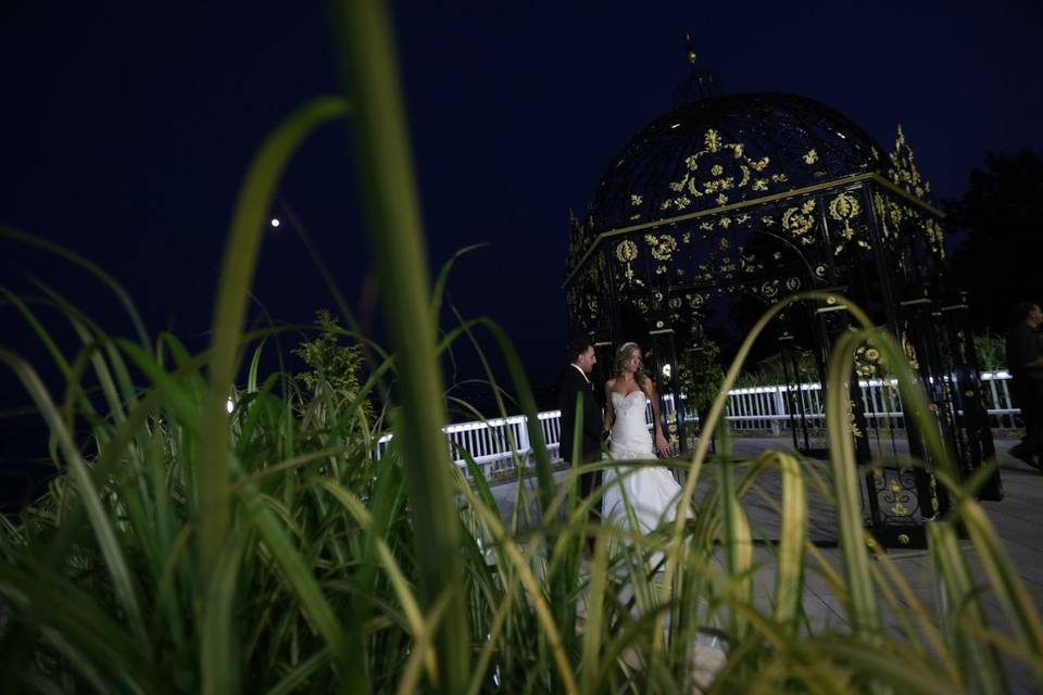 Couple at the gardens