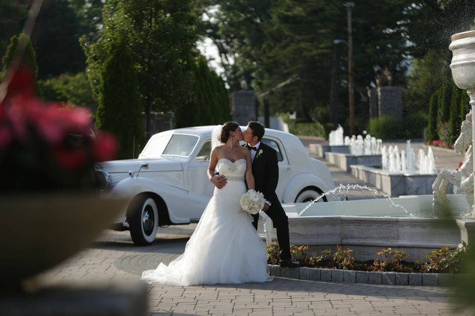 Wedding kisses