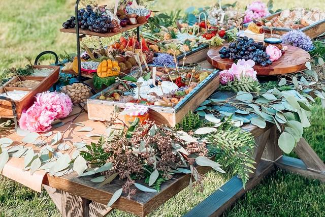 Grazing table outdoor wedding