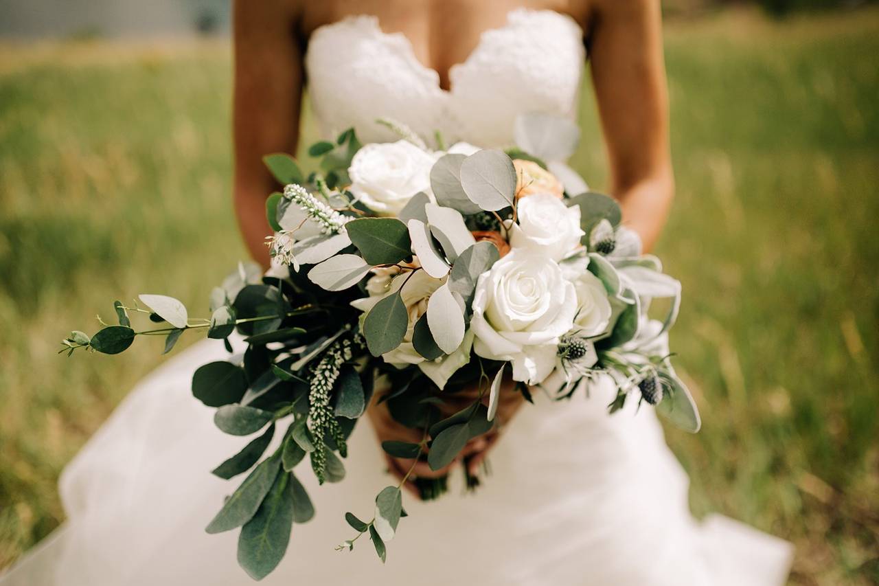 Flower Bundles Co. - Flowers - Golden, CO - WeddingWire