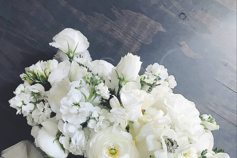 Classic cream bridal bouquet