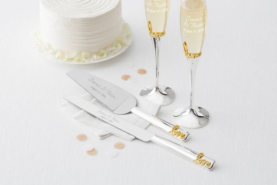 <p>
Personalize this sand ceremony set to make unforgettable wedding keepsakes.</p>