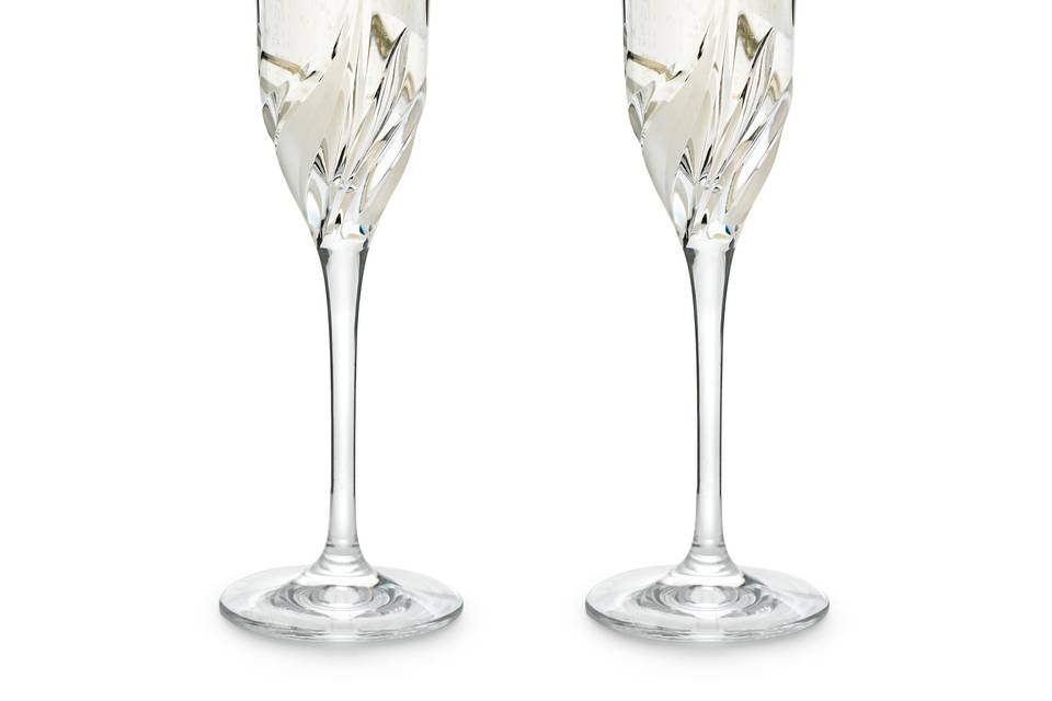 <p>
Make the perfect toast on your perfect day with one of our personalized wedding flute sets.</p>