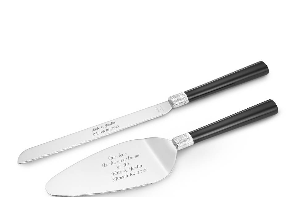 <p>
You can't go wrong with the classic simplicity of our Classic Wedding Cake Servers.</p>
