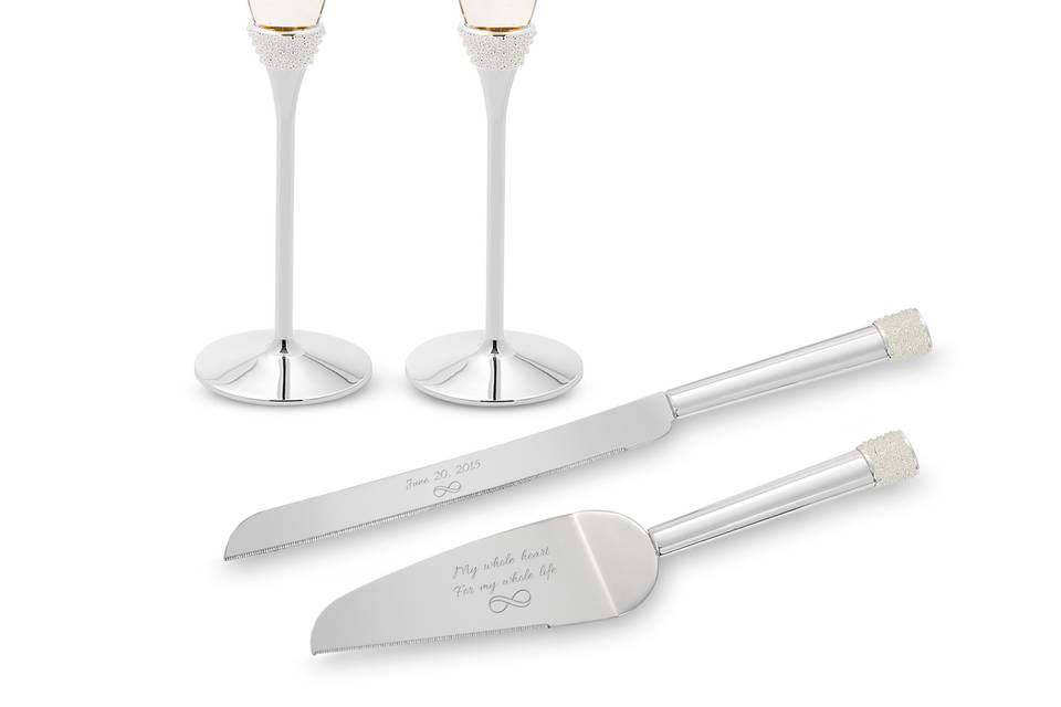 <p>
The classic gold color of these engraved servers is embellished with crystals around the handles.</p>