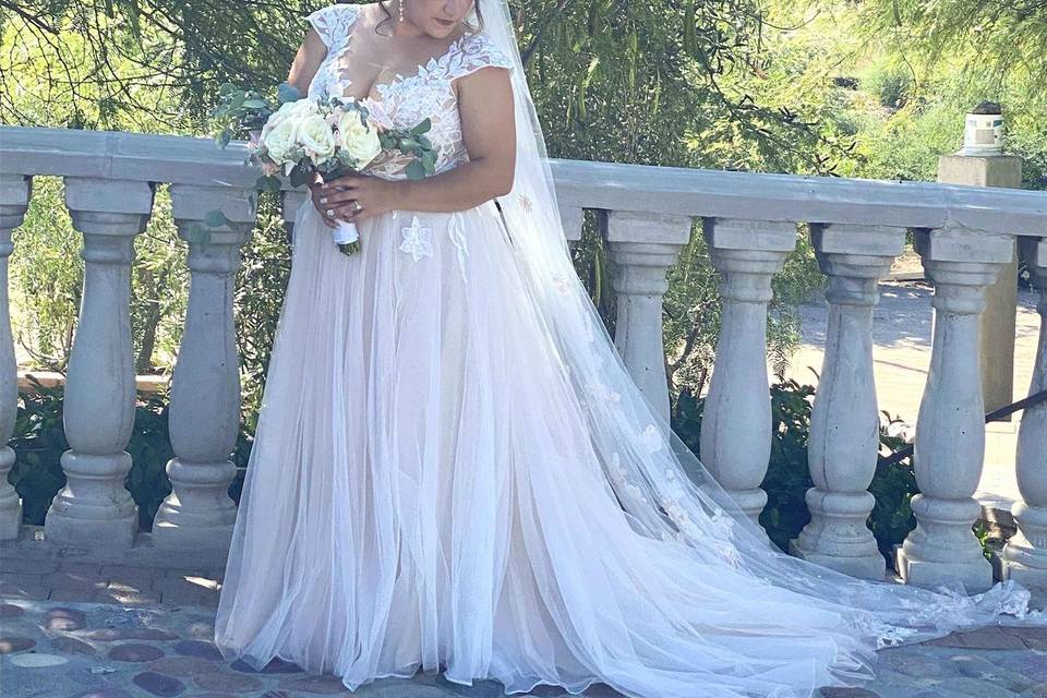 Stunning Bride Ari