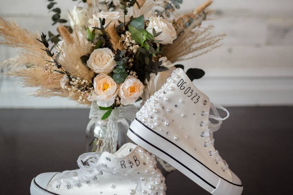 Embroidered bride shoes