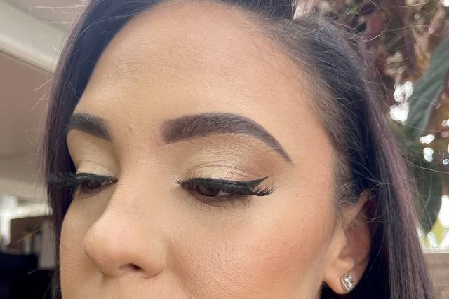 Neutral cut crease & ombre lip