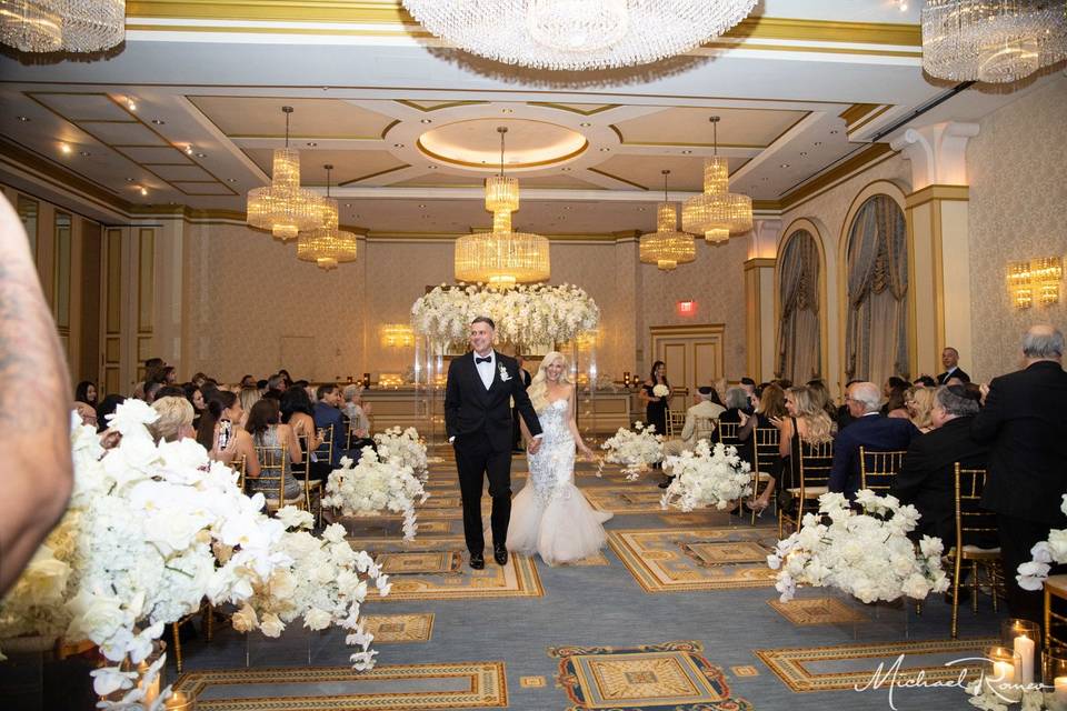 Aisle Decor