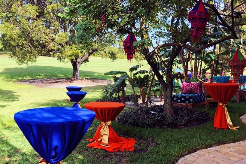 Cocktail Tables with Sashes