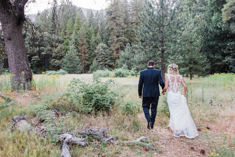 Couple take a stroll at Yosemite park