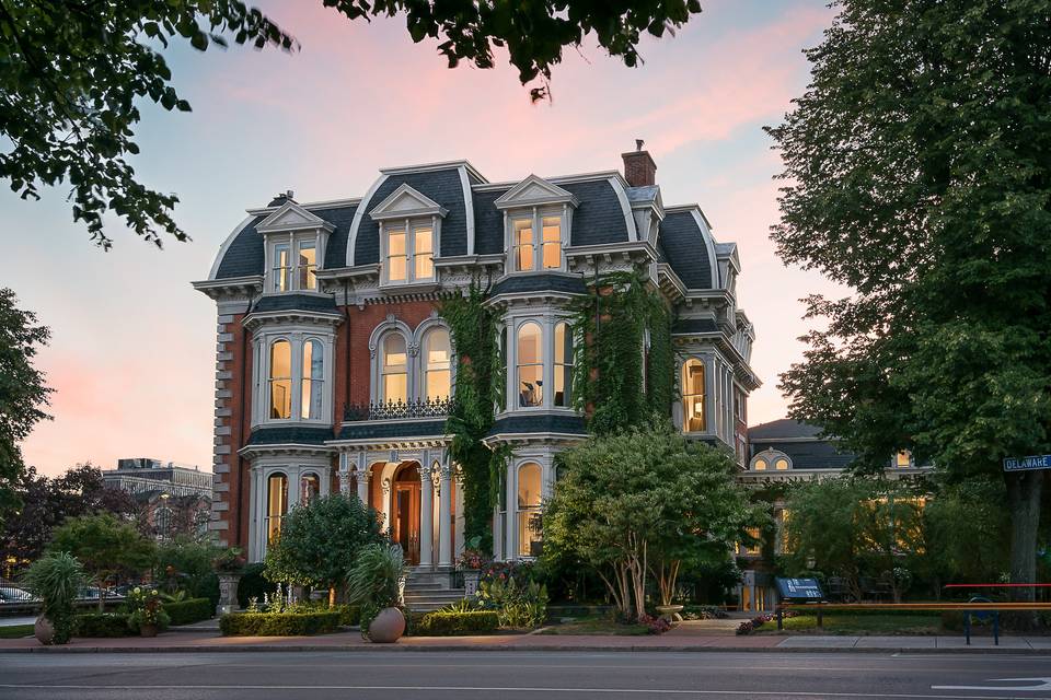 An Overview of The Mansion on Delaware Avenue