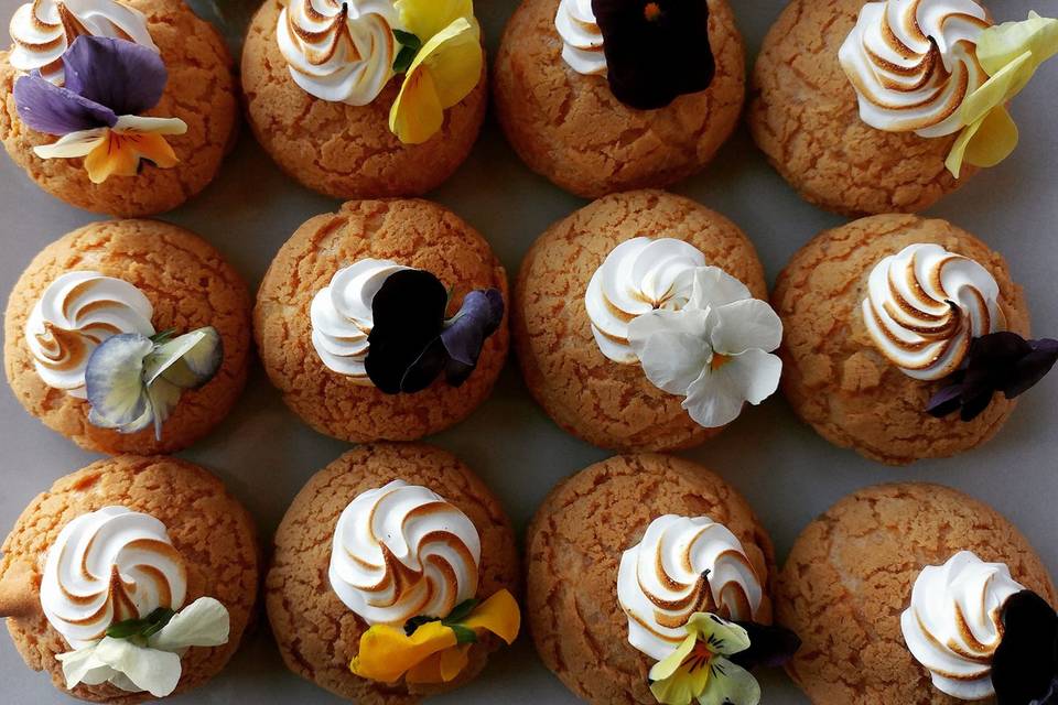 Chouquettes w/edible flower