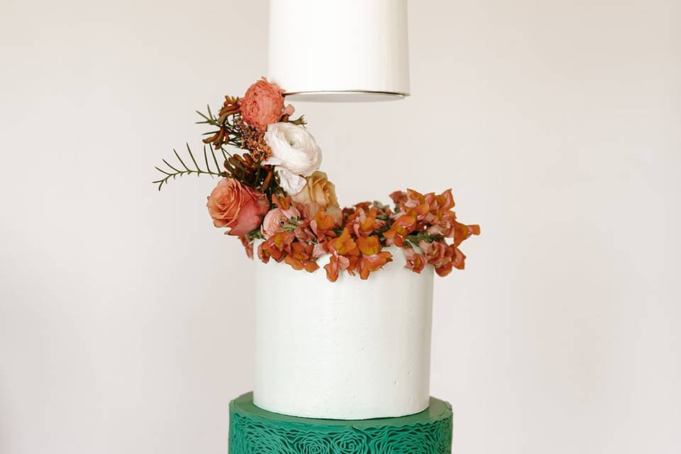 Floating tier wedding cake