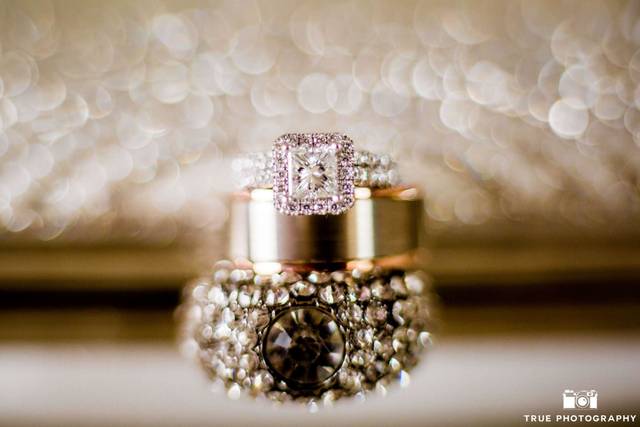 Wedding rings | Photo Courtesy by Berlynn with True Photography
