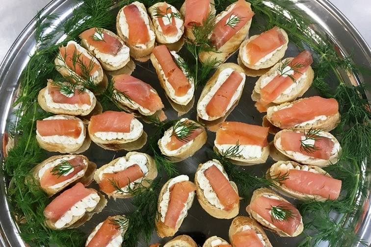 Smoked salmon crostini