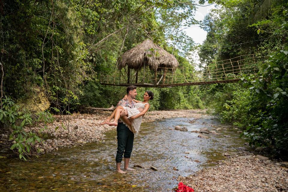 Bride+Groom Belize rainforest