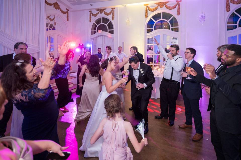 Rockin' dancefloor - Best DJ!