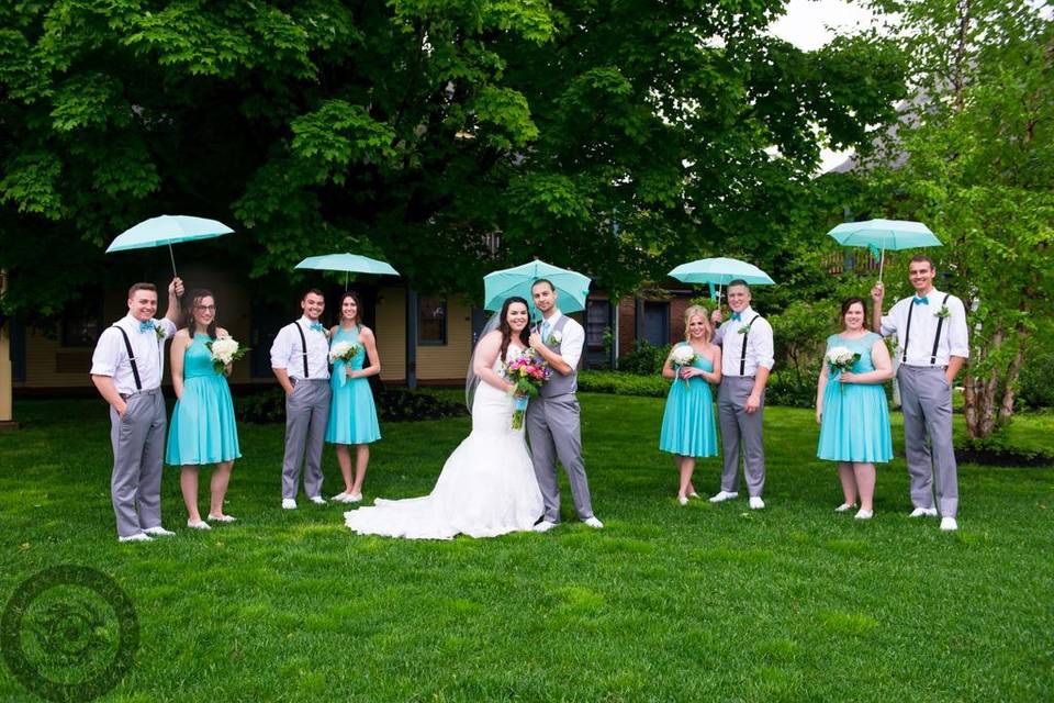 Couple with their bridesmaids and groomsmen