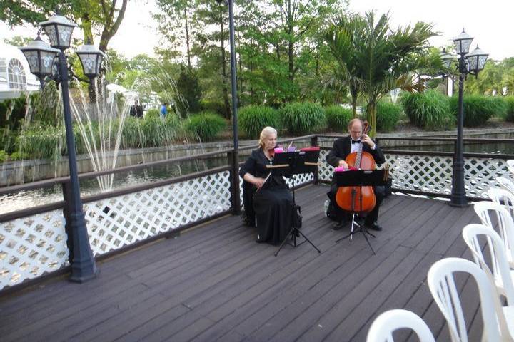 Capriccio ensemble elegant violin & cello duo at the woodbury country club's gazebo-pavillion