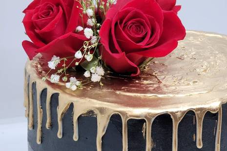 Roses on cake