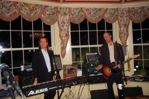 The Classix perform at a Vermont wedding